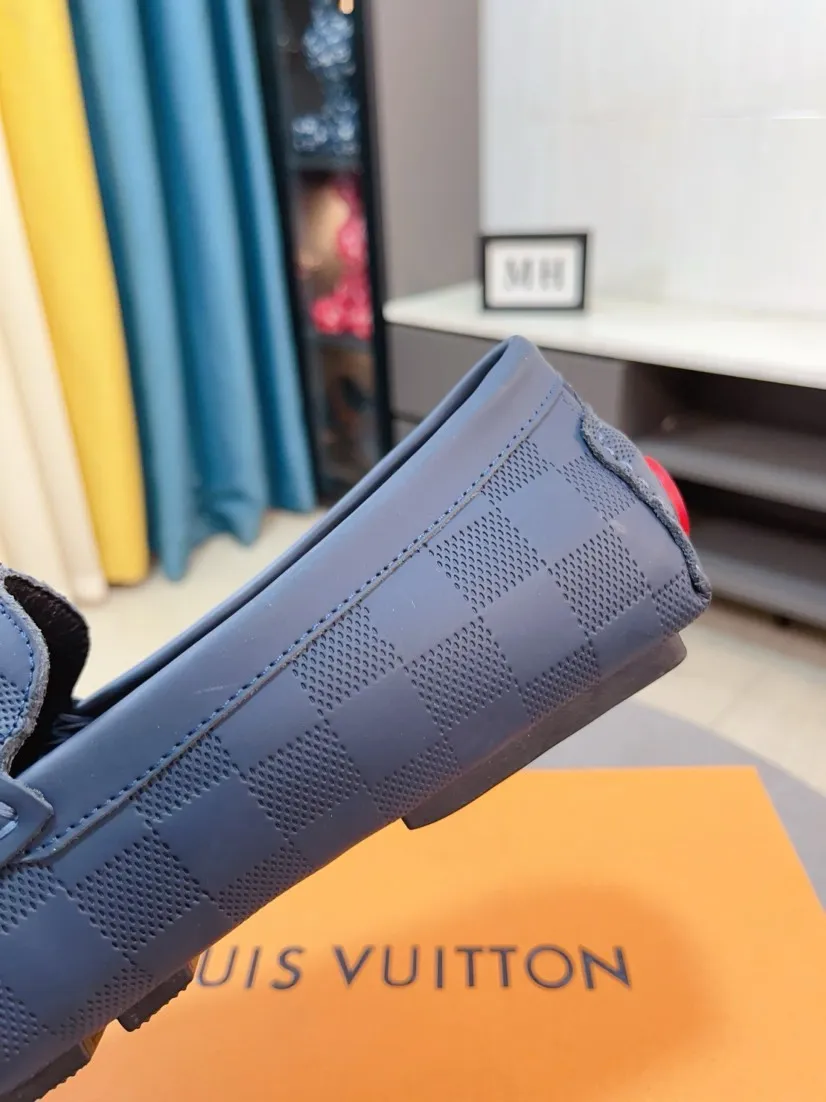 Men's men's shoes💰400🌹🌹[LV Louis Vuitton] New men's beanie shoes💝💝.. Top-grade imported cowhide embossed➕Comfortable leather lining. It is extremely skin-friendly and comfortable, feels very delicate, and the shape is very correct! Perfectly reflects the three-dimensional sense, code number: 38-44